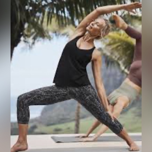 Athleta Salutation II 2 Capri Powervita Serpent 2 side pockets Large - Picture 1 of 10